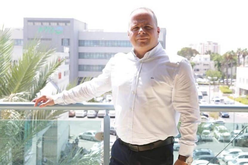 תמ"א 38 אשקלון | ראש עיריית אשקלון מר תומר גלאם // צילום: דודו דפוס גוונים