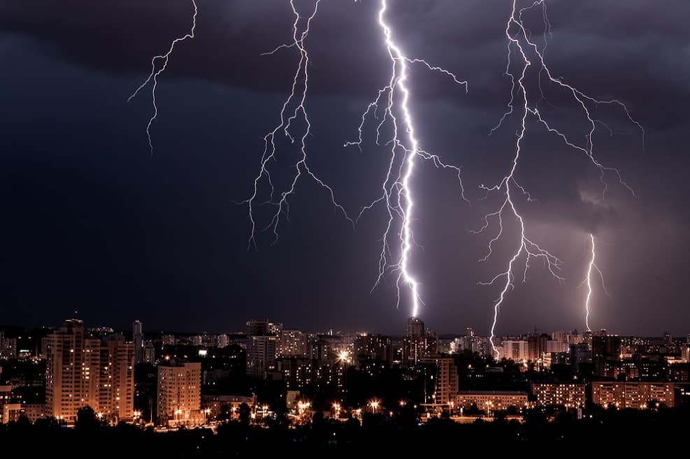 נזקי הבתים בעקבות הגשמים נאמדים בכ-60 מיליון שקל // depositphotos