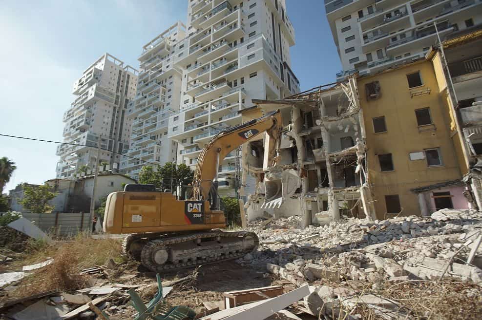 הריסה בקרית האמנים של חברת אחים דוניץ בראשלצ // צילום Bee Productions
