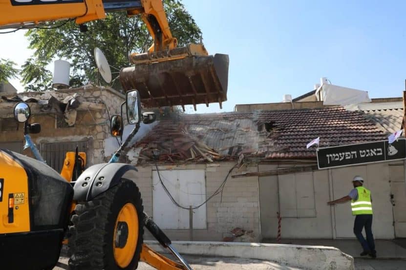הריסת המבנים לפינוי בינוי בקטמונים // צילום ששון תירם