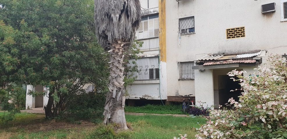 פינוי בינוי ברמת השרון | הבניינים הישנים במתחם הפינוי בינוי ברמת השרון // צילום: מגדילים