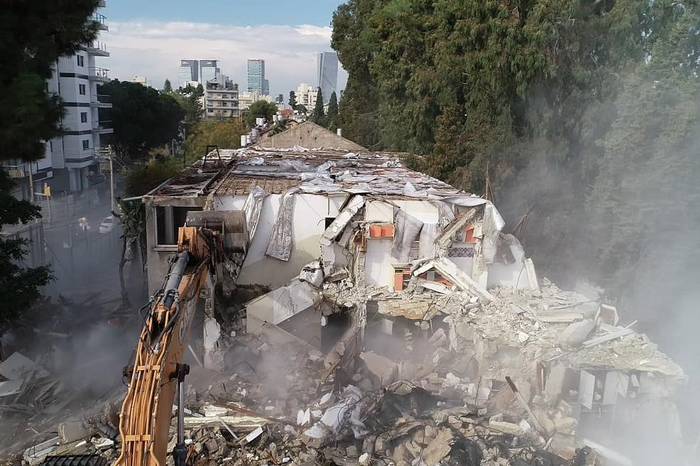 פינוי בינוי גבעתיים | הריסת המחסנים בפינוי בינוי שדה בוקר של מטרופוליס // צילום: reachout.co.il