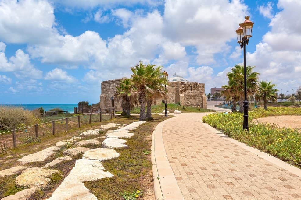 אשקלון: רצועת חוף הים משנה ייעוד לעירוב שימושים // depositphotos