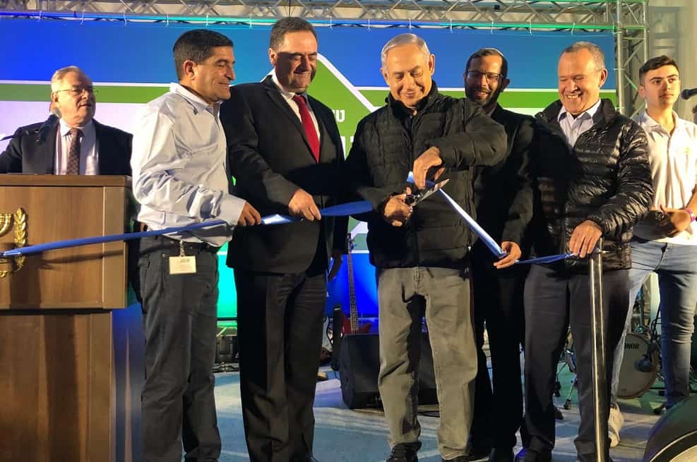 ראש הממשלה והשר כץ בטקס חנוכת מפרידן אדם // חנוכת מפרידן אדם // צילום: יוסי זמיר