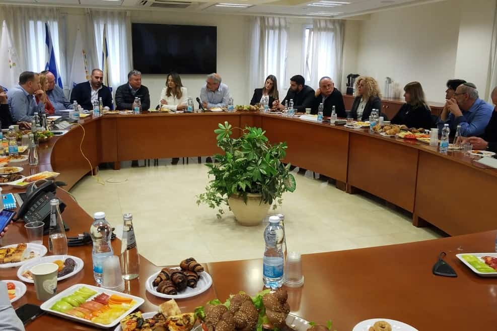 יפעת שאשא השתתפה היום בישיבת הנהלה ראשונה עם בכירי המשרד // צילום לעמ