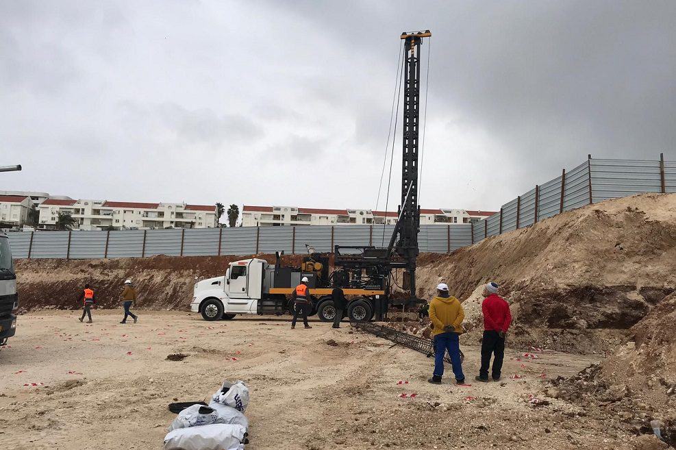 עבודות החפירה והדיפון בפרויקט הראשון בשכונת הדרים // יחצ