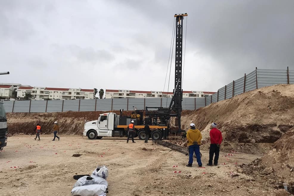 עבודות החפירה והדיפון בפרויקט הראשון בשכונת הדרים // יחצ