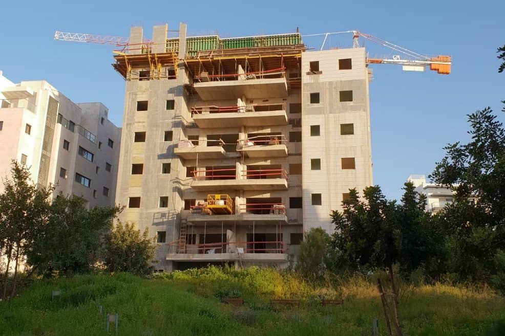 אלמוג יגאל אלון הרצליה // יחצ