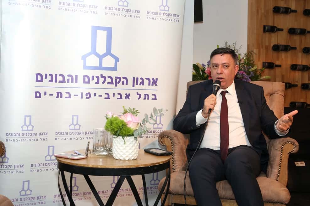 אבי גבאי יור מפלגת העבודה בכנס ארגון הקבלנים והבונים תל אביב יפו בת ים // צילום: עופר עמרם