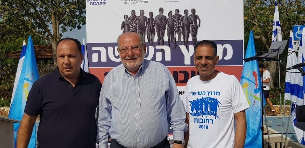 מימין רועי שרעבי, רחמים מלול ואיציק עובדיה // באדיבות דוברות העירייה
