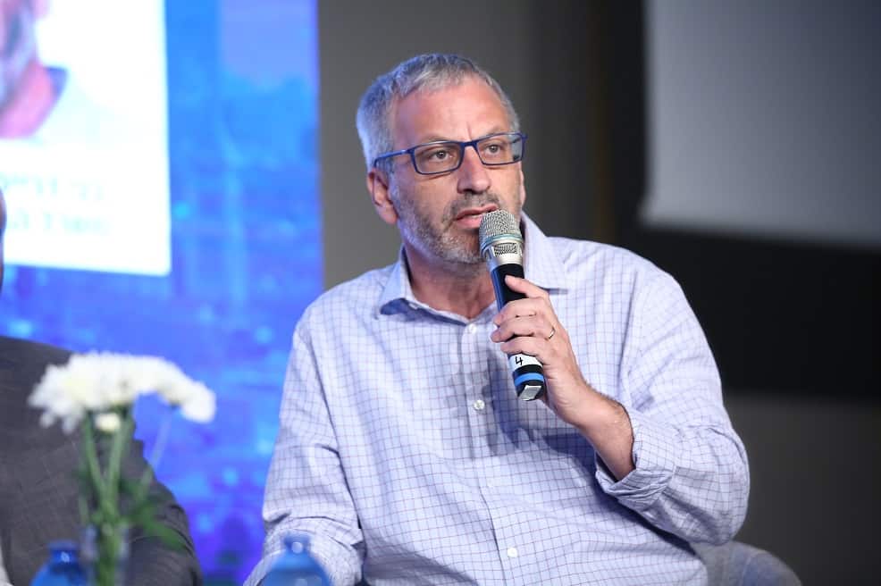 מנכל משרד הבינוי והשיכון בני דרייפוס בכנס מגדילים // צילום דרור סיתהכל