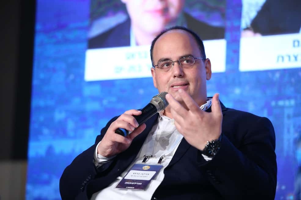 ראש עיריית בת ים צביקה ברוט בכנס מגדילים // צילום דרור סיתהכל