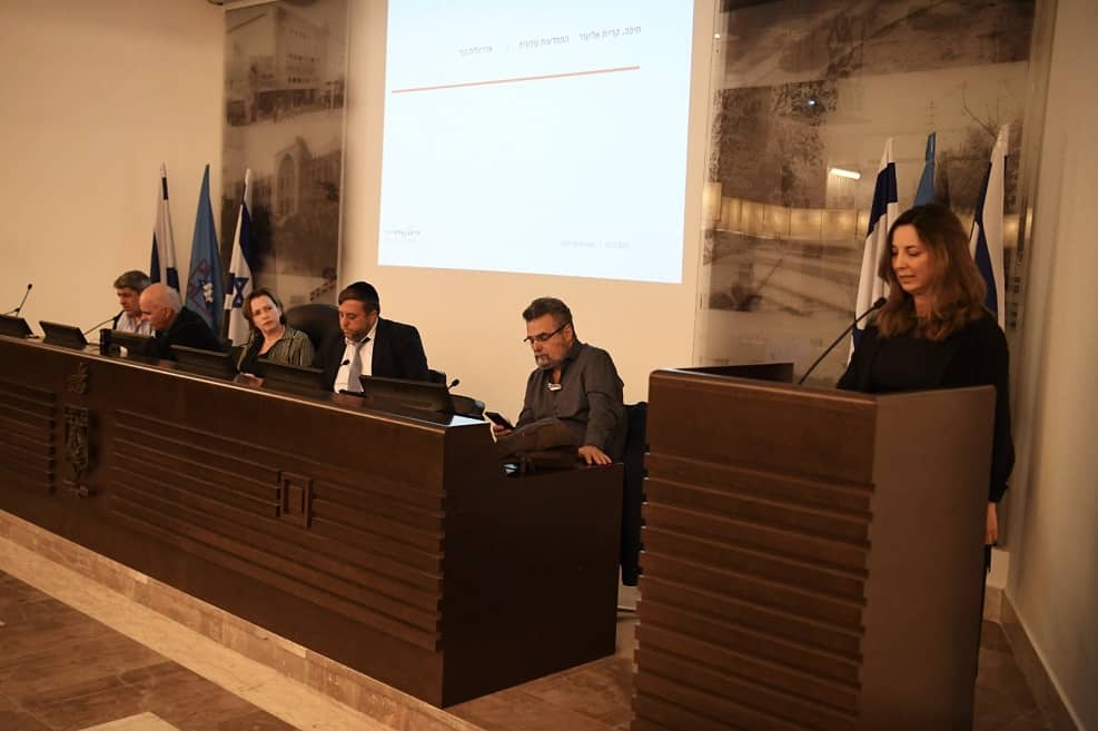 הצגת תוכנית התחדשות עירונית בפני המליאה // צילום: ראובן כהן דוברות עיריית חיפה