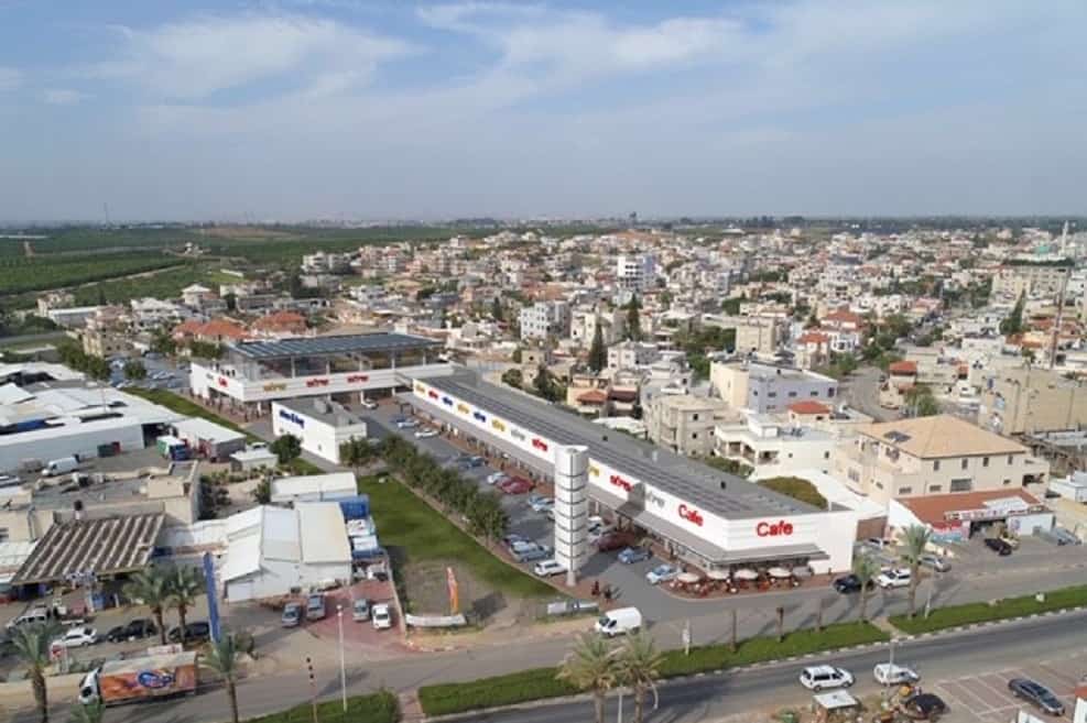 מרכז מסחרי בטירה // יחצ