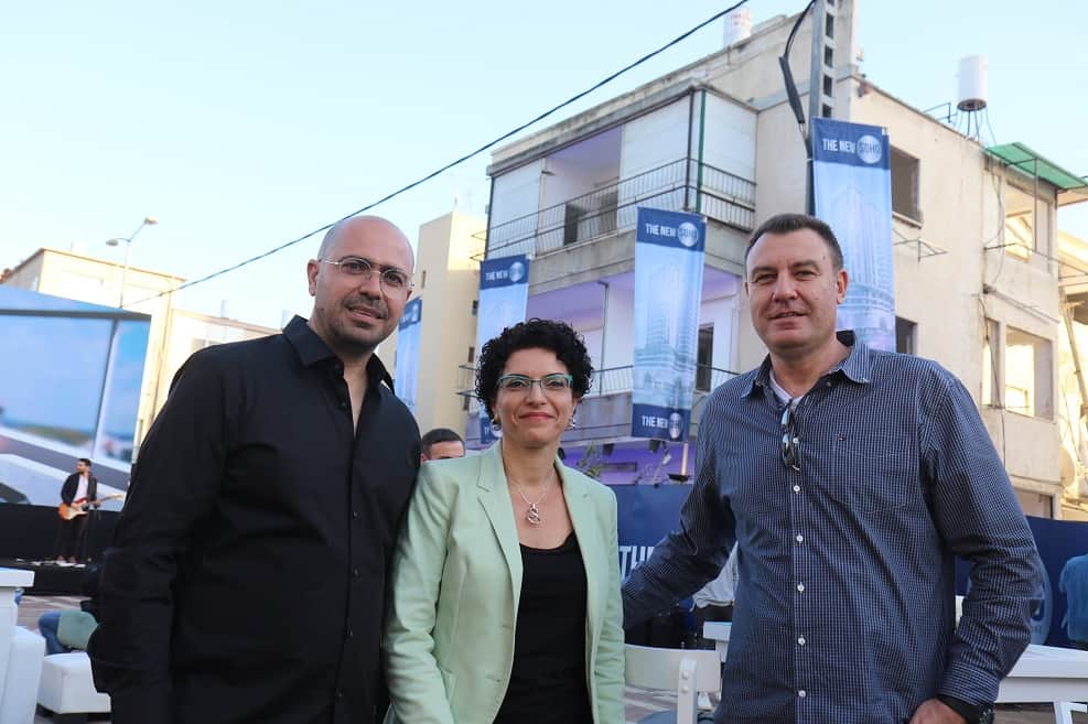 עו"ד שגיא צוקרמן, עינת גנון ויניב בל // צילום: שלומי גבאי, עיריית חדרה