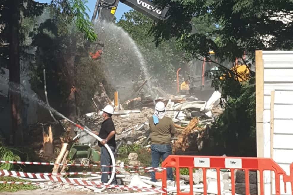הריסת בית האבות נוה הורים ברעננה // צילום: חברת ינוב
