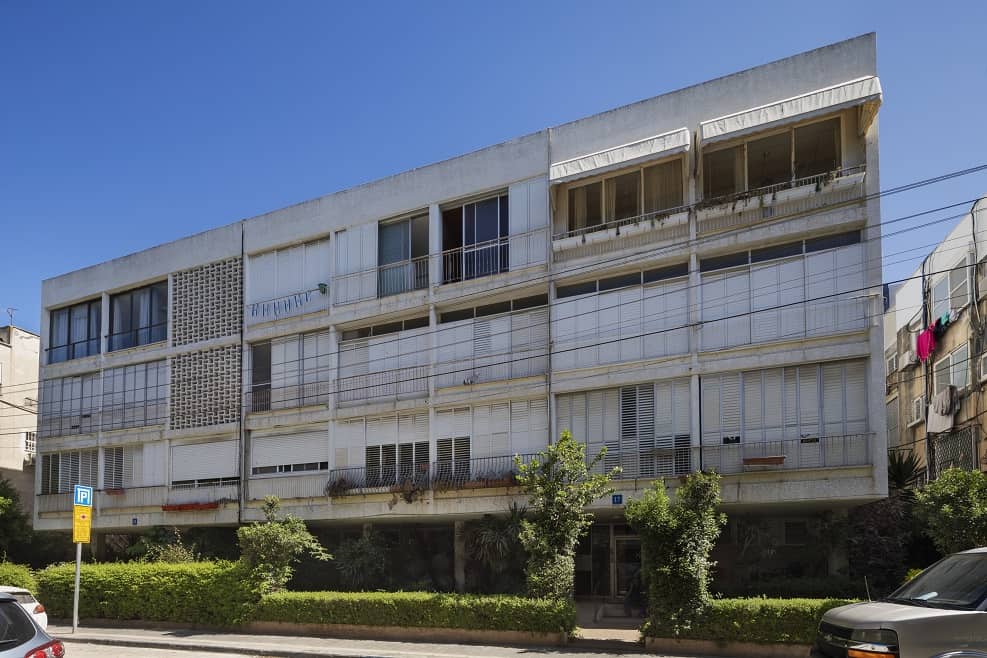 פרויקט פינוי בינוי של מטרופוליס באנטוקולסקי תל אביב בניין קיים // צילום: אסף פינצ'וק