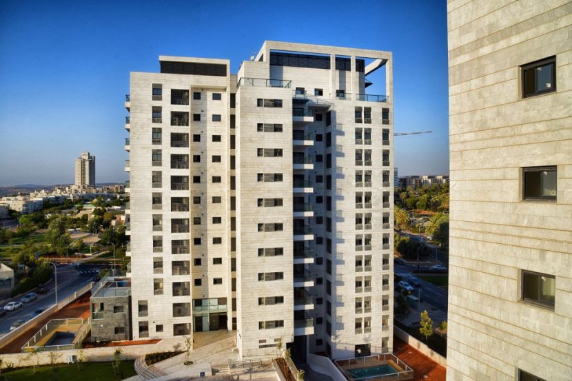 אלמוג החשמונאים מודיעין // צילום: בני ונטורה
