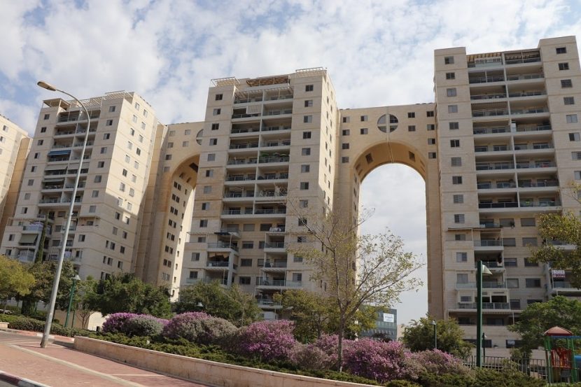 הבנין ברחוב יגאל ידין // צפורת תקשורת
