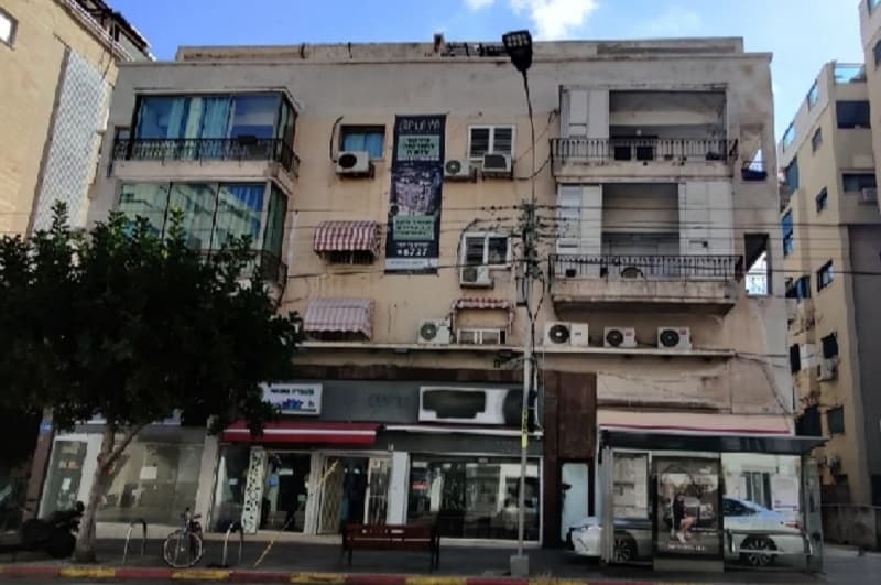 רחוב בן יהודה 124 // צילום צח צמח פנסו