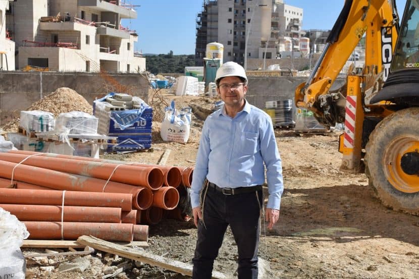 ישראל זעירא // באדיבות חברת באמונה
