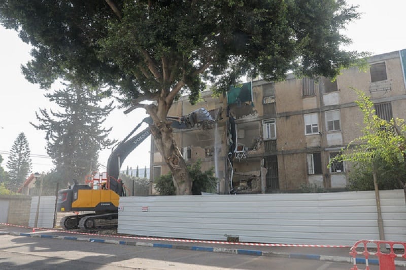 הריסה באור יהודה // צילום: רונן טופלברג
