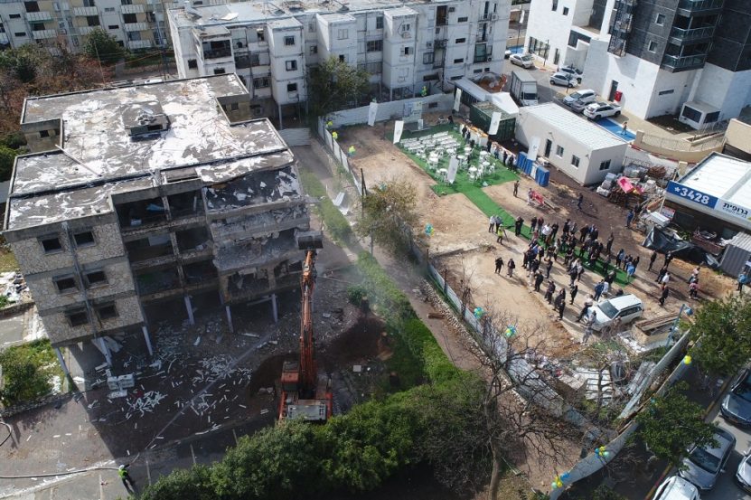 הריסה גרופית יבנה צפון // צילום: חכם רמי חכם