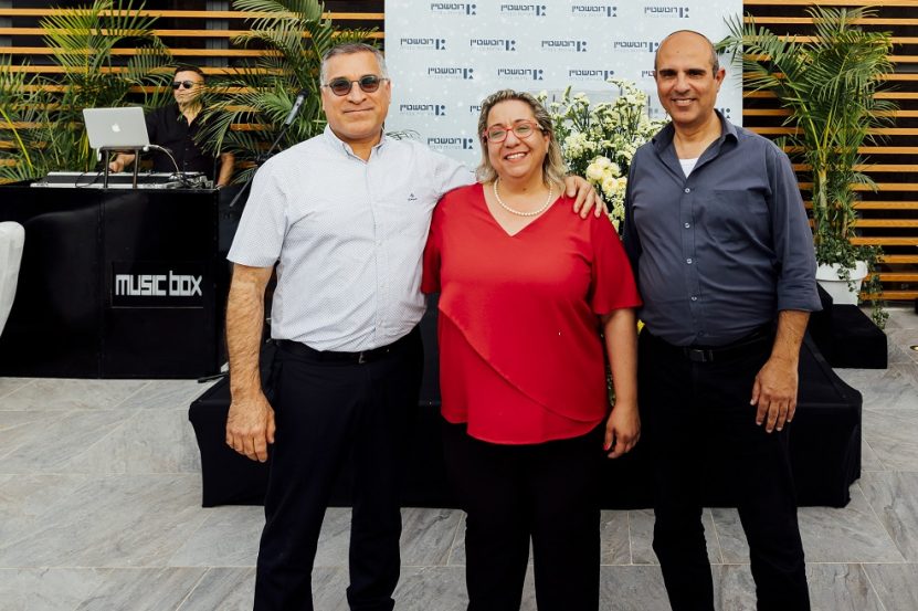מימין: יו"ר רוטשטיין- סעדיה עוזרי, ראש המועצה המקומית קדימה-צורן, קרן גרין, מנכ"ל רוטשטיין - אבישי בן חיים // צילום: בוריס קוזנץ