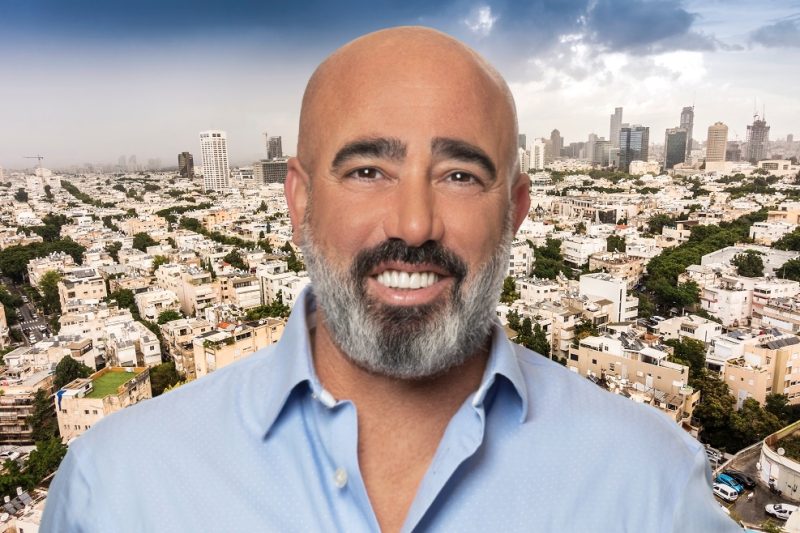 חיים קראדי // צילום: איל טואג | Depositphotos