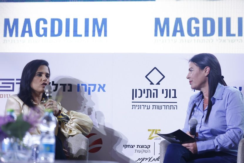 כרמלה קופר ואילת שקד // צילום: דרור סיתהכל