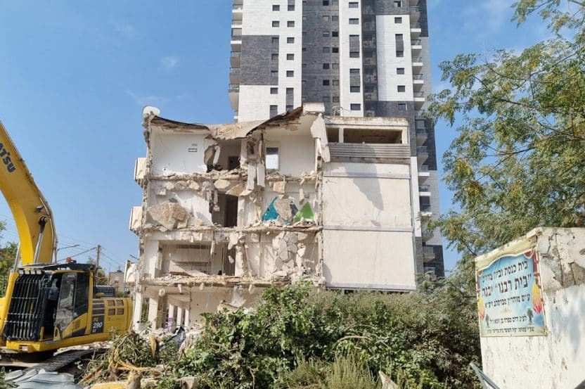 הריסת המבנה // באדיבות גרופית