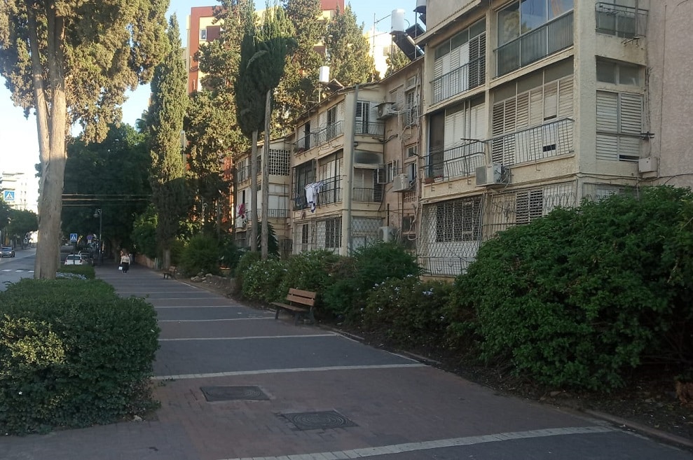 הבניינים הישנים במרכז רחובות // צילום: זיו גולדפישר