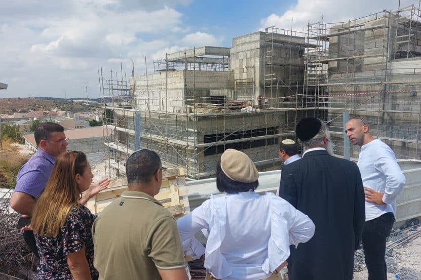 עם ראש העיר עליזה בלוך בסיור שטח // באדיבות עיריית בית שמש