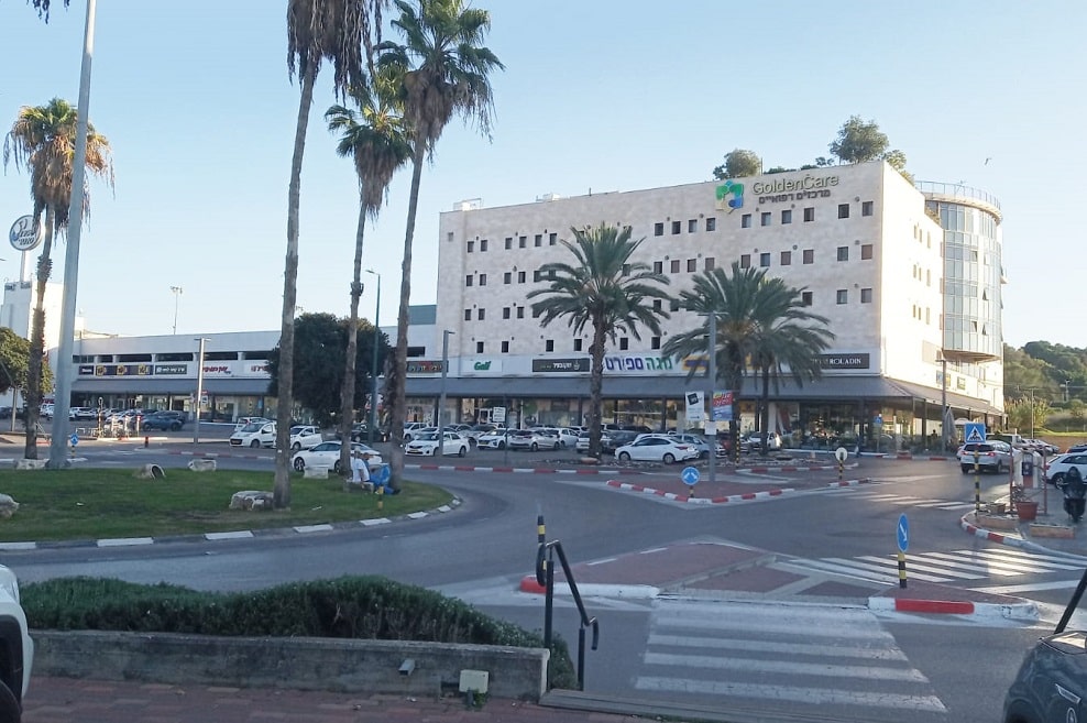 פאוור סנטר נס ציונה // צילום: זיו גולדפישר