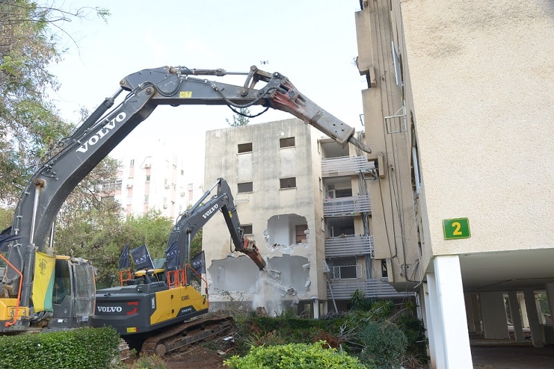 הריסה פרויקט תמ"א 38/2 ברחוב צה"ל של חברת קטה גרופ // צילום: ליאת מנדל
