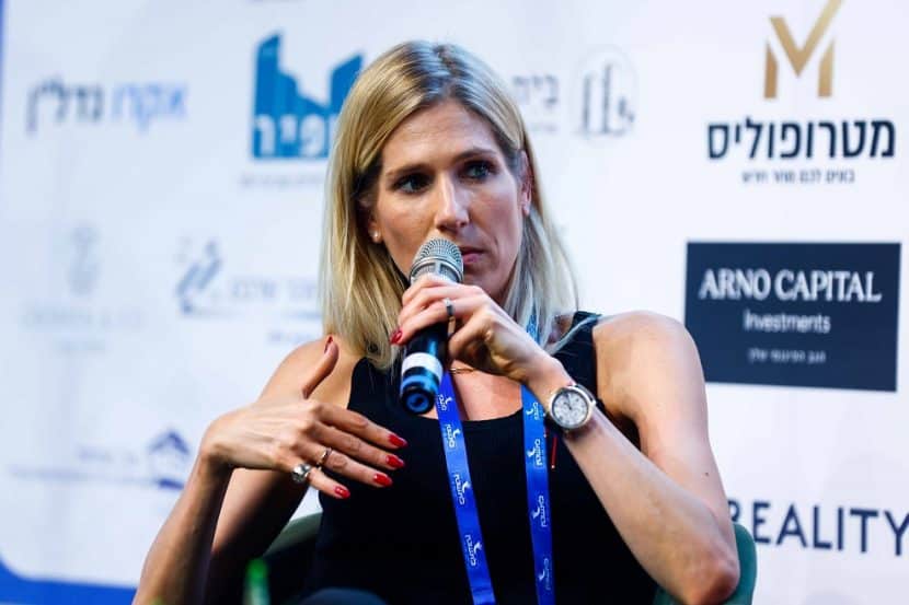 דנה סנדר בכנס מגדילים // צילום: דרור סיתהכל