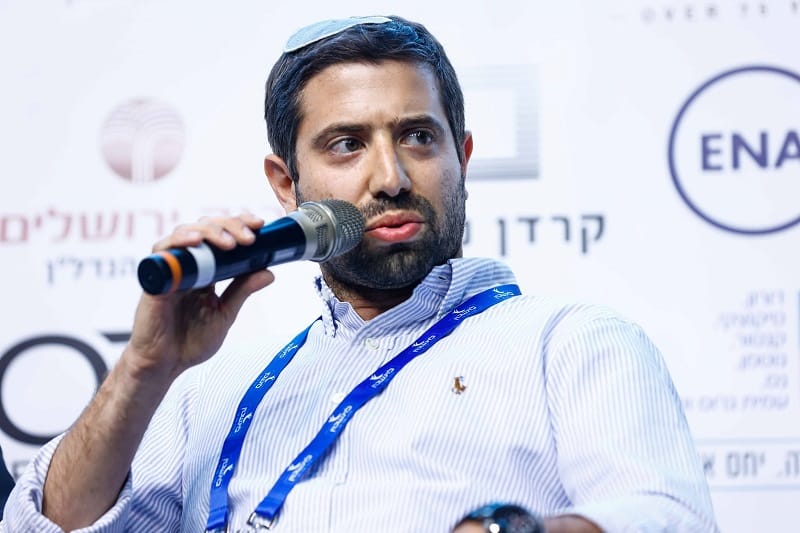 רונאל ביבי בכנס מגדילים // צילום: דרור סיתהכל