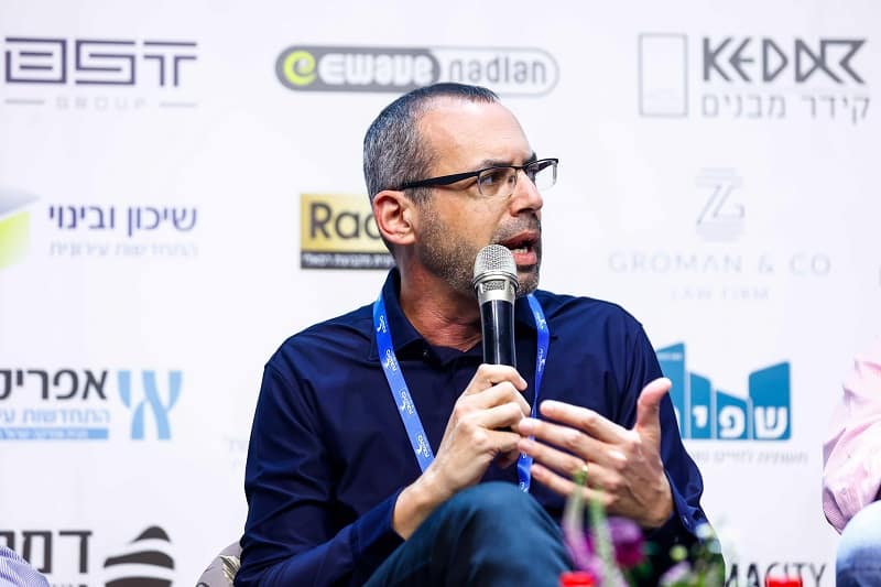 אבישי קימלדורף בכנס מגדילים // צילום: דרור סיתהכל