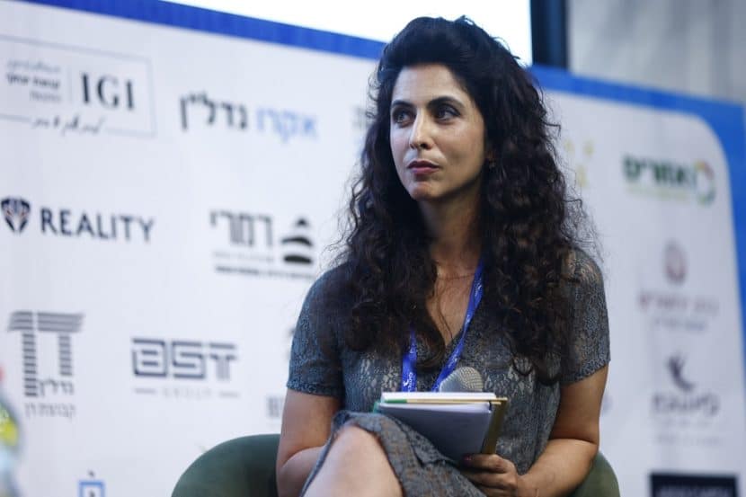 עו"ד כרמית יוליס בכנס מגדילים // צילום: דרור סיתהכל