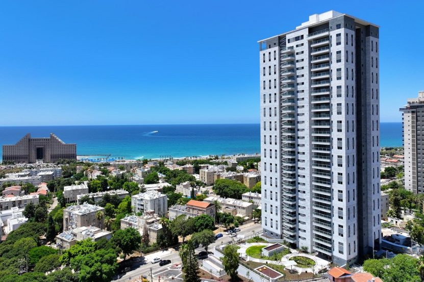 אלמוג כרמל מערב // צילום: לביא צילומי אוויר