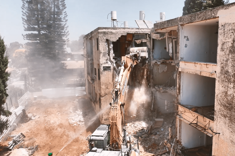 אירוע הריסה פרויקט מונטיפיורי של חברת בילדרו התחדשות עירונית // צילום: מייק יודין