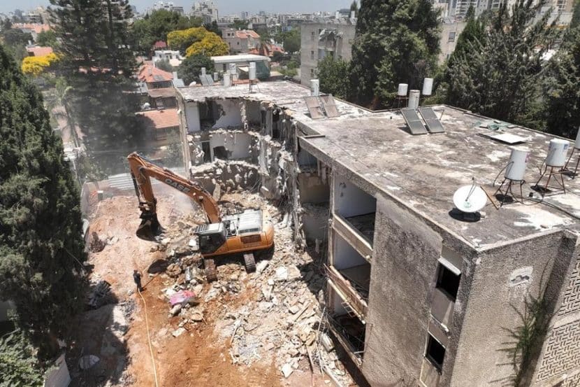 אירוע הריסה פרויקט מונטיפיורי של חברת בילדרו התחדשות עירונית // צילום: מייק יודין