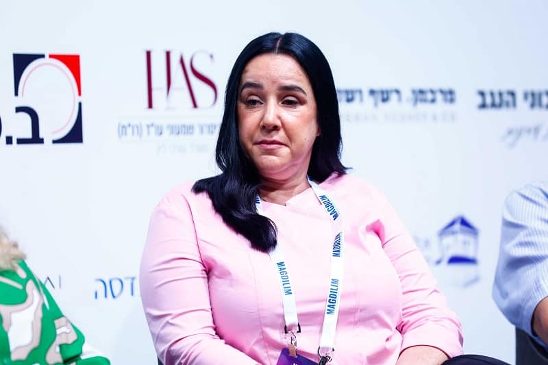 עו"ד חיה אביסרור בכנס מגדילים // צילום: דרור סיתהכל