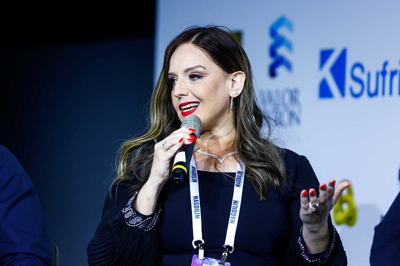 אלישבע גליקסברג בכנס מגדילים // צילום: דרור סיתהכל