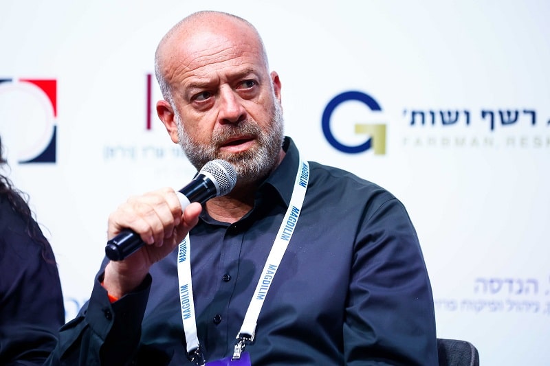אבי גרובר בכנס מגדילים // צילום: דרור סיתהכל