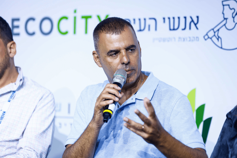 רפי סער - ראש עיריית כפר סבא // צילום: דרור סיתהכל