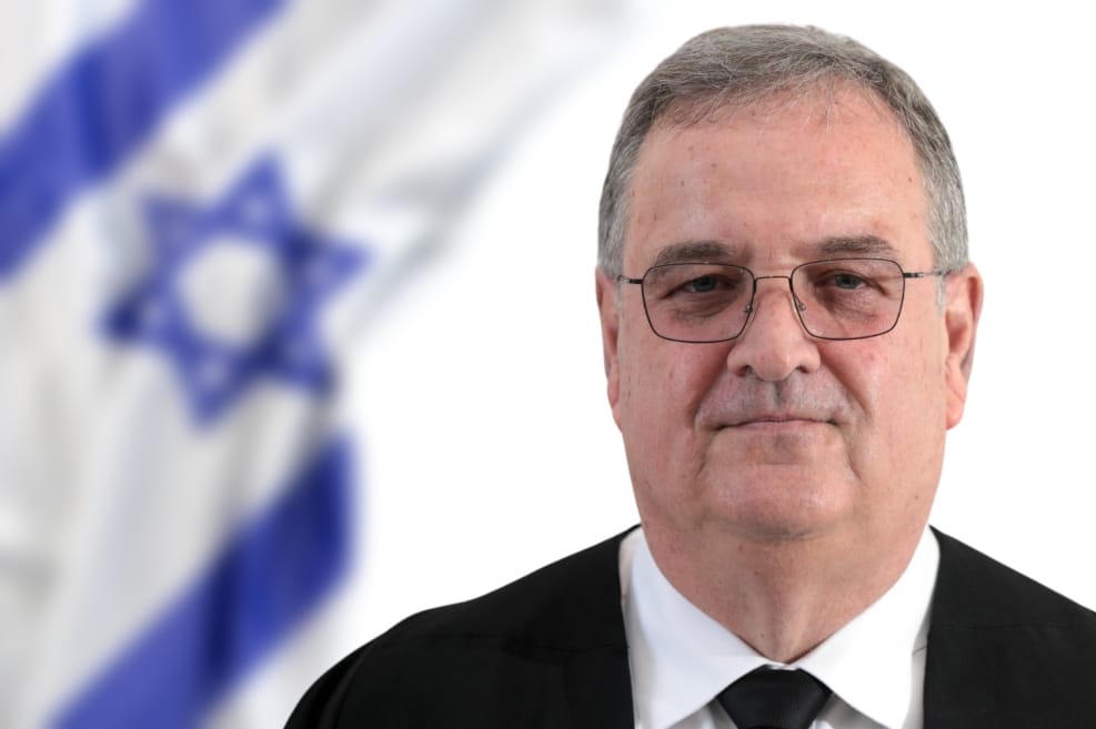 השופט יחיאל כשר // צילום: דוברות הרשות השופטת | Depositphotos