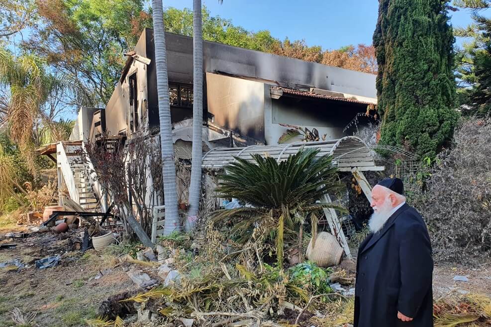 שר הבינוי והשיכון במהלך סיור ביישובי העוטף // צילום: דוברות השר