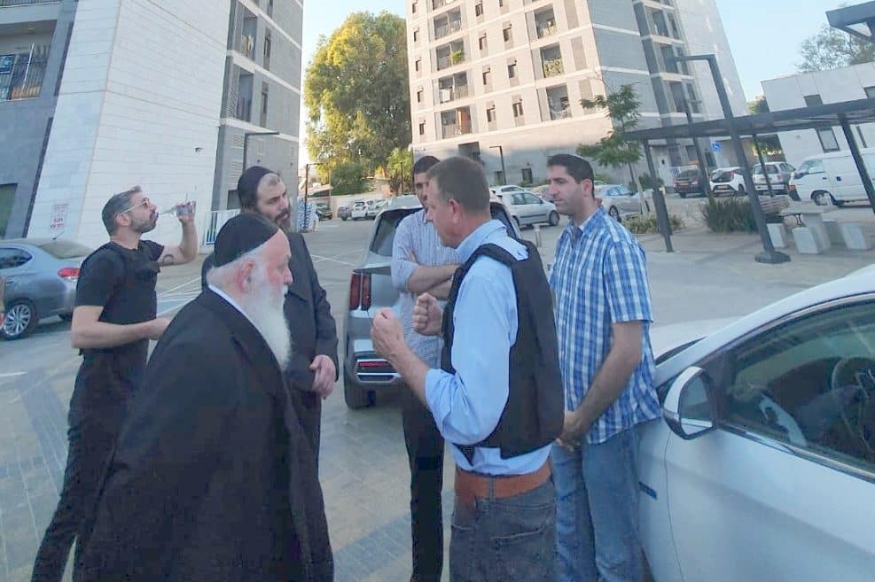 שר הבינוי והשיכון בסיור בעיר אשקלון //צילום: יח"צ