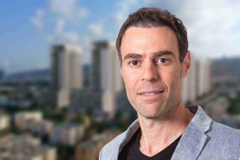 יוסי רייק // צילום: רז רוגובסקי | פינוי בינוי בטירת הכרמל של קבוצת רייק // הדמיה: אול אין